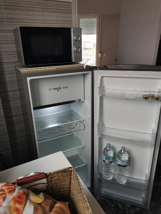 아테네 Penthouse Spacious W Super Wifi & Terrace, 2 Min From Metro 아파트 외부 사진